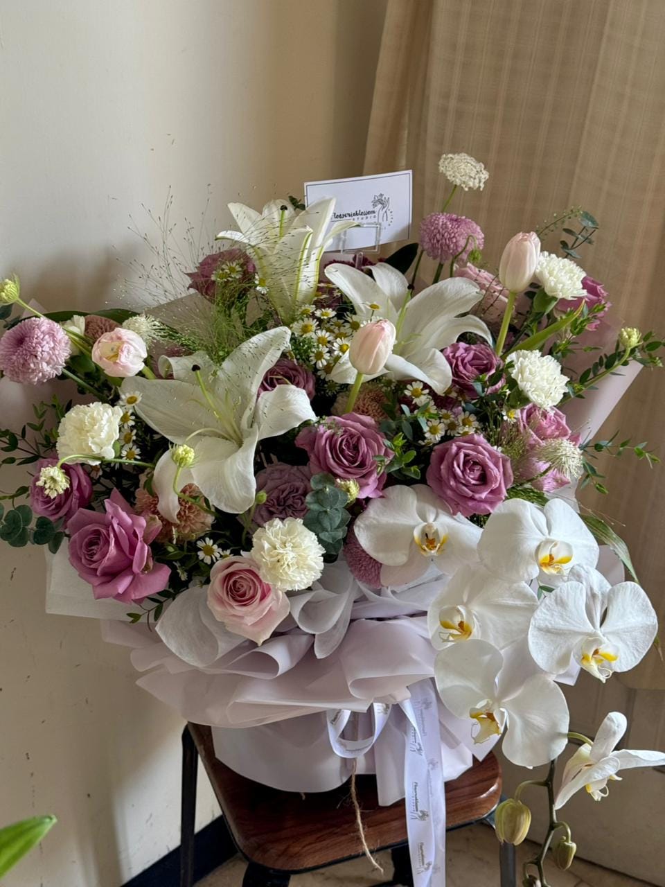 Ivory Poetry atelier arrangement