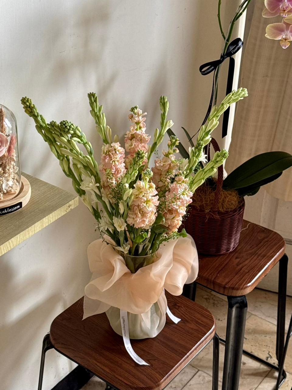 Laksmi Vas (Sedapmalam-Mathiola) bouquet
