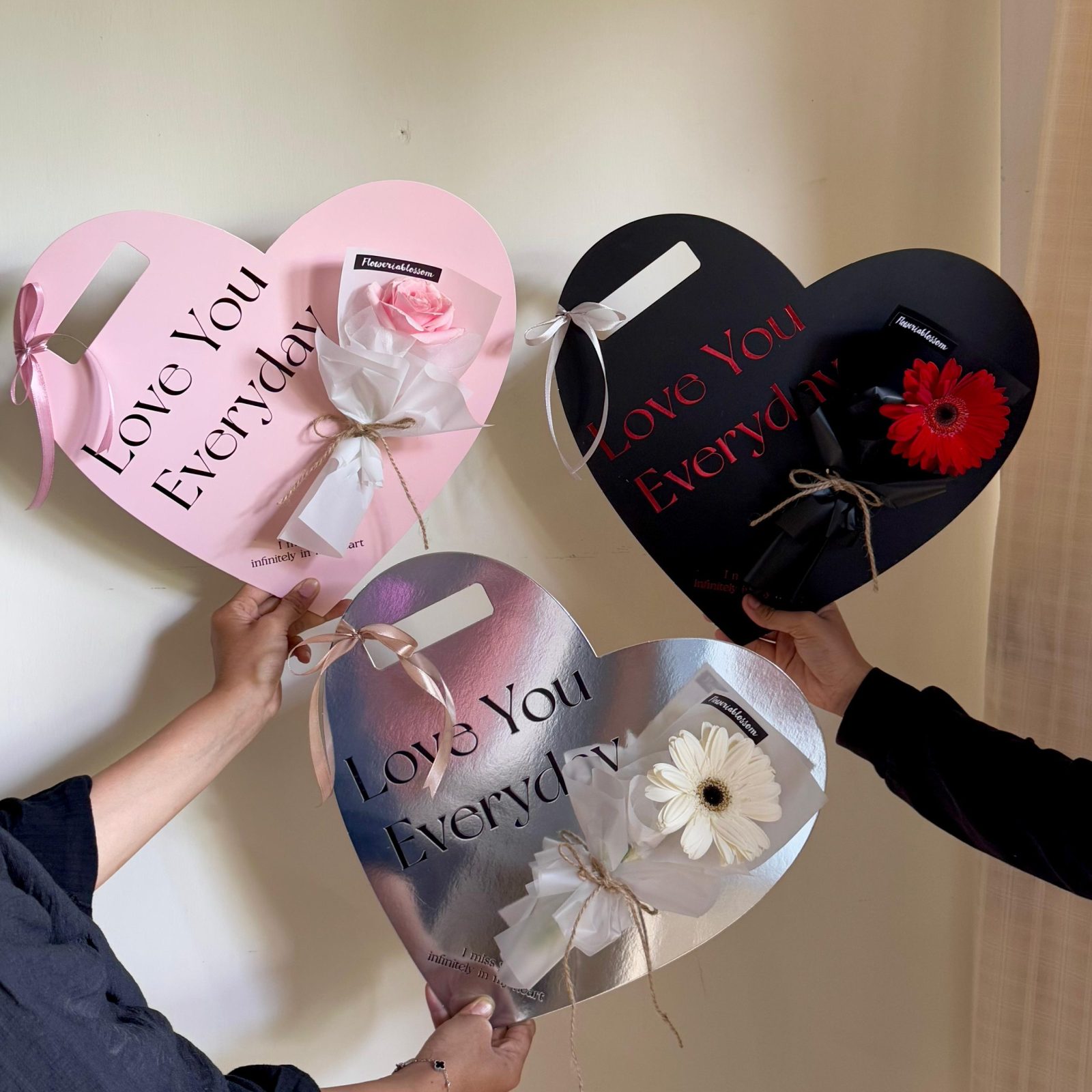 Love cardboard (1 stem) bouquet