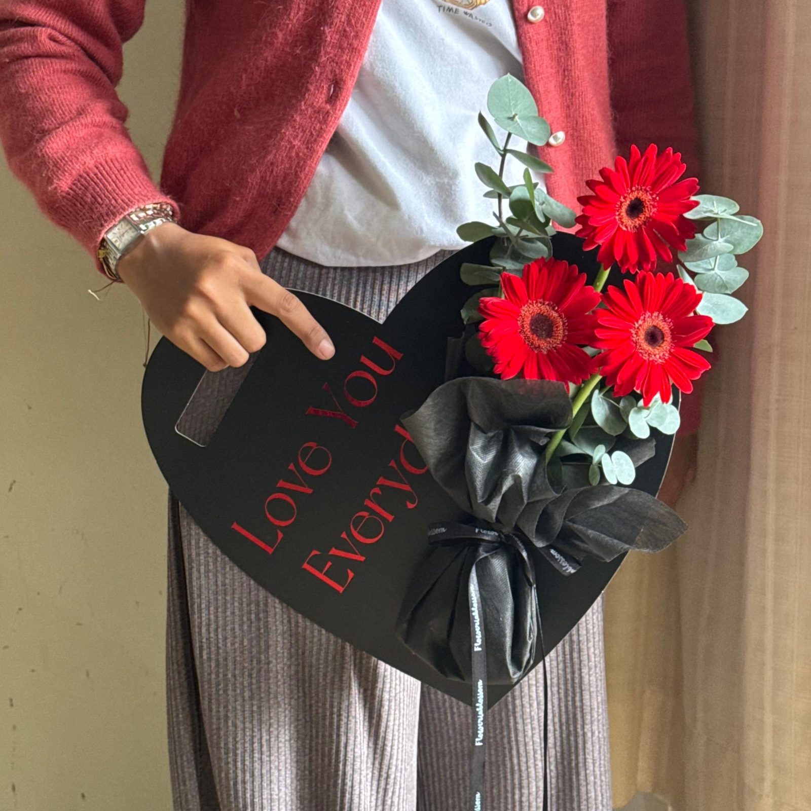 Love cardboard (3 stem) bouquet